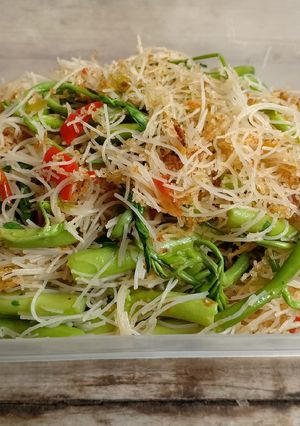 รูปของ เส้นหมี่ผัดกระเฉด(เจ)