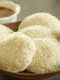 A picture of Rava Idly.
