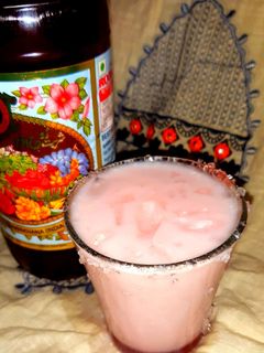 रूह अफजा मिल्क शेक (Rooh afza milk shake recipe in hindi) रेसिपी मुख्य फोटो