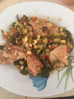 Una foto de Carne de puerco con calabacitas