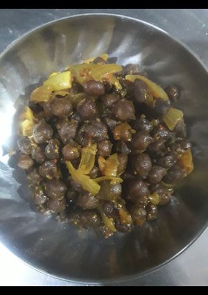 चटपटी काले चने की चाट (chatpati kale chane ki chaat recipe in Hindi) रेसिपी मुख्य फोटो