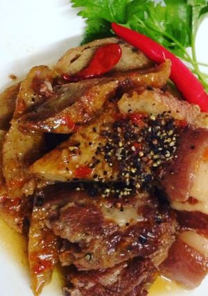 Hình của món Thịt kho chả cá.