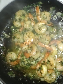A picture of shrimp scampi.