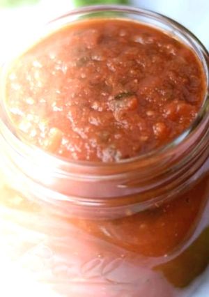 A picture of Pizza sauce.