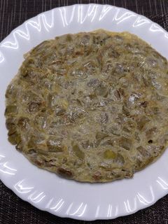 Una foto de Tortilla de habas
