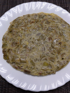 Una foto de Tortilla de habas