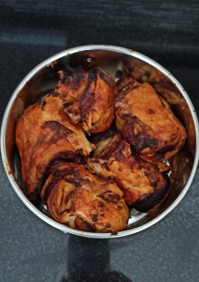 Una foto de Hojaldres rellenos de Nocilla en freidora de aire