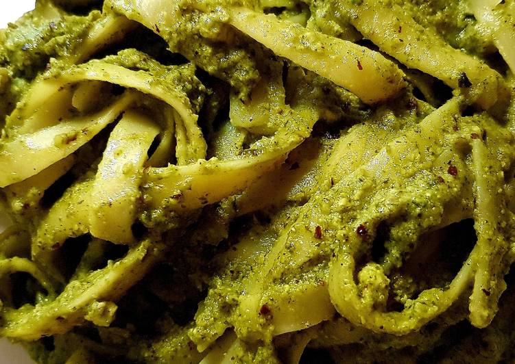 Steps to Prepare Award-winning Hazelnut Parsley Pesto Spaghetti