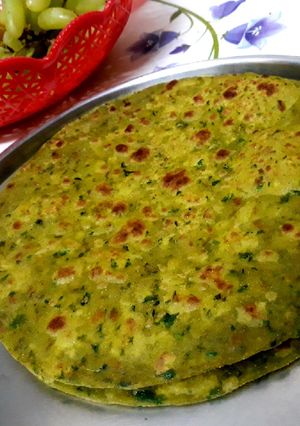 A picture of Spinach parathas.