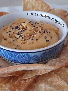 Una foto de Hummus -tradicional-