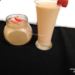Banana strawberry smoothie A picture of Banana strawberry smoothie.