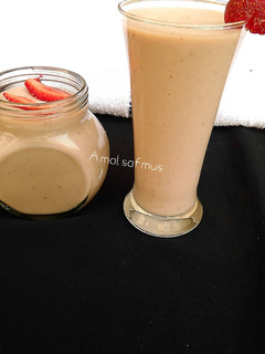 A picture of Banana strawberry smoothie.