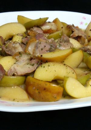 A picture of Pork With Apple In Yogurt Sauce.