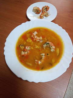 Una foto de Sopa de pescado y marisco