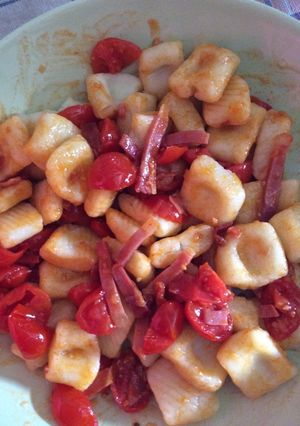 Foto di Gnocchi con speck e pomodorini