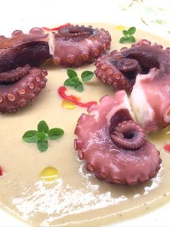 Foto di Polpo con crema di melanzana