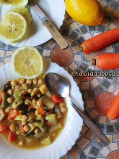 Una foto de Sopa de Garbanzos Asiática