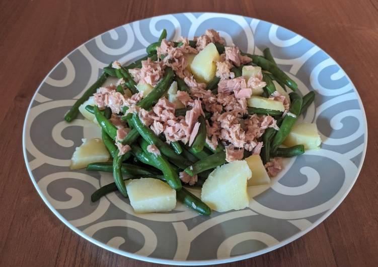 Insalata di fagiolini, patate e tonno