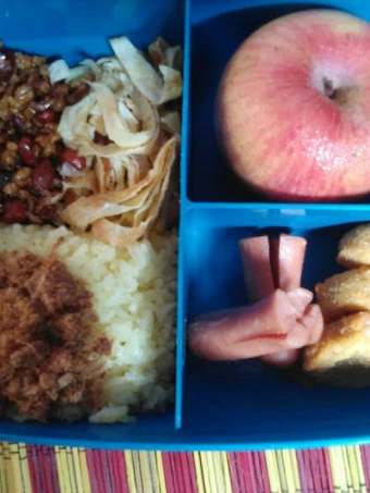 Langkah Mudah untuk Menyiapkan Resep  Nasi kuning magic com, bekal praktis dan sehat yang Lezat Sekali, Menggugah Selera