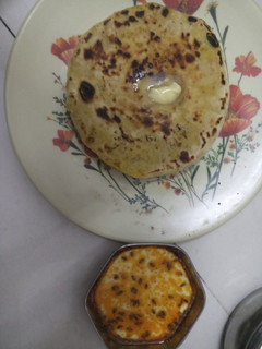 આલુ પરોઠા (Alu Paratha recipe in Gujarati) રેસીપી મુખ્ય ફોટો