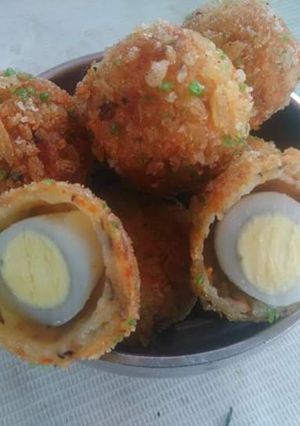 Hình của món Khoai tây bọc trứng cút chiên xù.