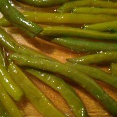 A picture of Pickled green beans.