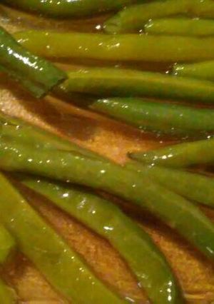 A picture of Pickled green beans.
