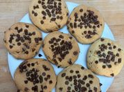 Une photo de cookies fourrés