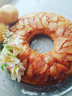 Una foto de Espectacular tarta de peras 🍐💕💚🍐
