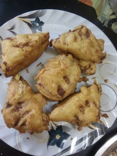 आलू ब्रेड पकोड़ा (aloo bread pakoda recipe in Hindi) रेसिपी मुख्य फोटो