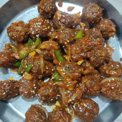 A picture of Vegetable Manchurian.