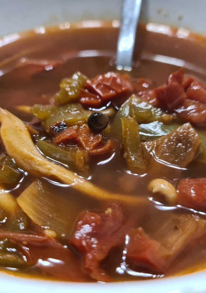 Una foto de Sopa de verduras y setas