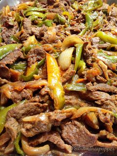 Una foto de Ternera con pimientos. Receta china.(Thermomix)