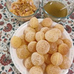 A picture of Pani puri.