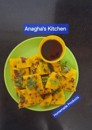 A picture of Moong Dal Dhokla (yellow) 🍽.