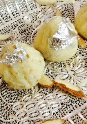 A picture of Khoya Modak stuffed with Dates&Nuts.