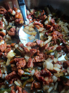 Una foto de Chorizo con chile poblano encebollado a la mexicana pa tacos