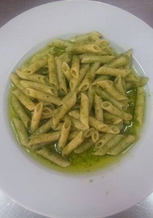 Foto principal de Macarrones a salsa pesto