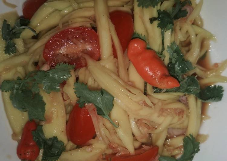 Thai Manggo salad