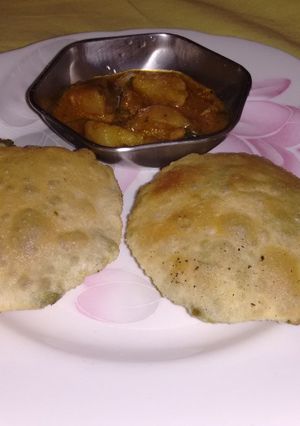 A picture of Matar kachori.