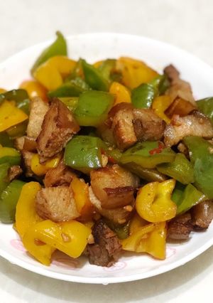五花肉炒青椒 的食譜成品照片