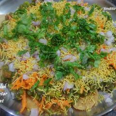 A picture of Palak Matar Chat.