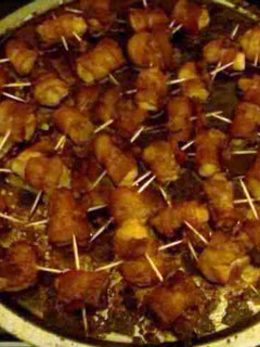 A picture of Bacon wrapped chicken.