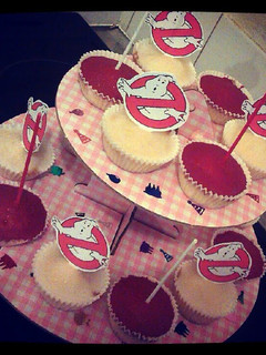 A picture of White Chocolate Cupcakes.