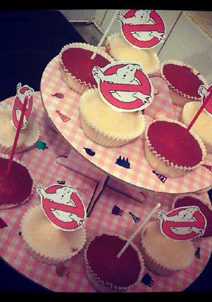 A picture of White Chocolate Cupcakes.