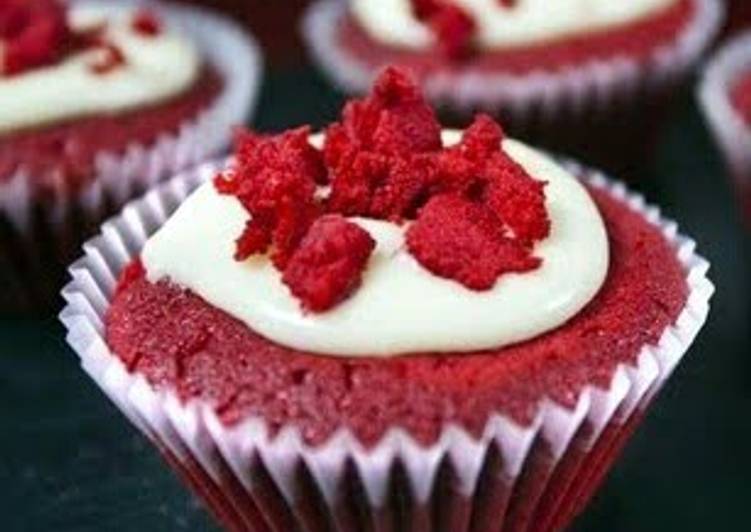 Simple Way to Make Speedy Red Velvet Cupcakes