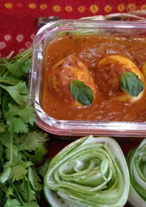 A picture of Egg curry.