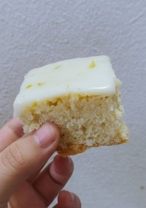 Una foto de Cuadraditos de limón 🍋
