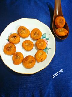 अचारी टमाटर व्हील (Achari tamatar wheel recipe in Hindi) रेसिपी मुख्य फोटो