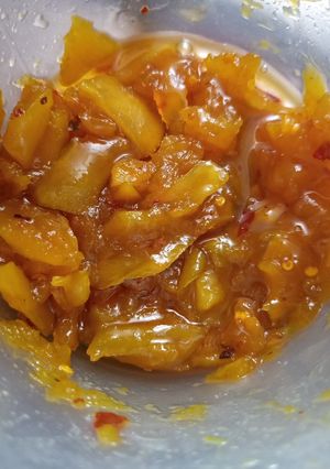A picture of Keri ki khatti meethi chutney.